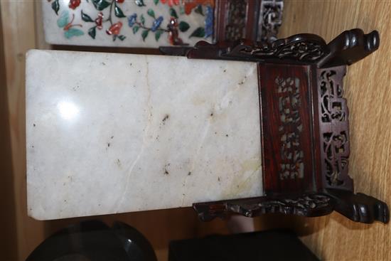 A pair of Chinese hardstone and coral table screens with hongmu stands, early 20th century, Total height 27cm